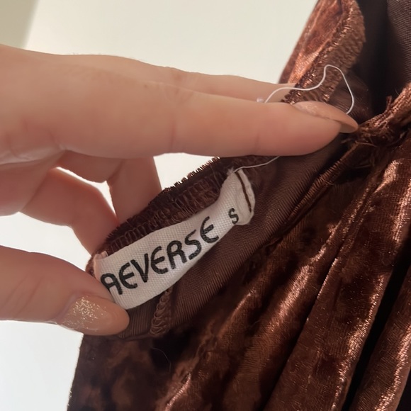 Brown velvet low back dress - Picture 4 of 4